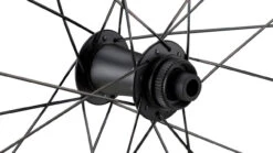 ZIPP 303 Firecrest® Carbon Tubeless Disc Center Lock Laufradsatz -Zubehör Geschaft 340767