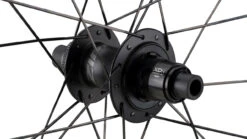 ZIPP 303 Firecrest® Carbon Tubeless Disc Center Lock Laufradsatz -Zubehör Geschaft 340769
